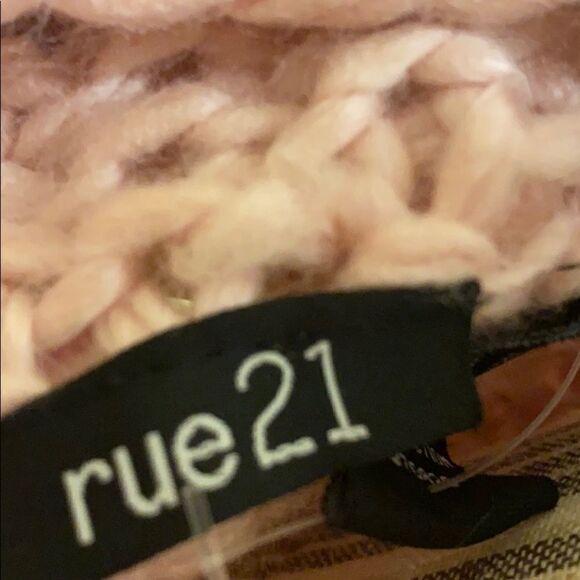 RUE 21 winter poncho - Picture 4 of 4
